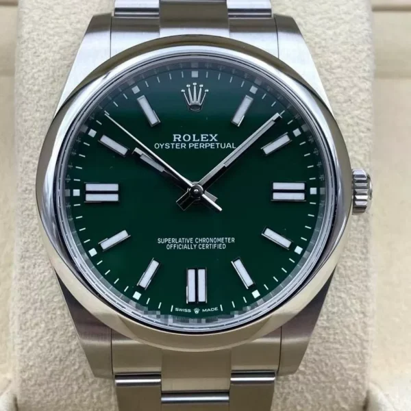 Rolex Oyster Perpetual 124300